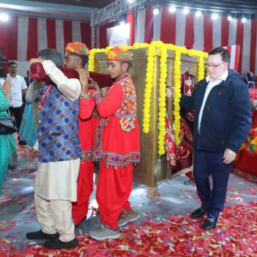 ナラヤン・セバ・サンスターン日本の合同結婚式を支援するために寄付をしてください