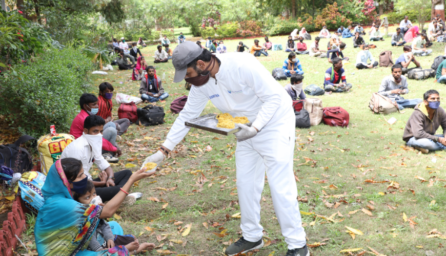 ジャパン・フード・チャリティー、食料のためにお金を寄付 |ナラヤン・セバ・サンスターン・ジャパン ISH